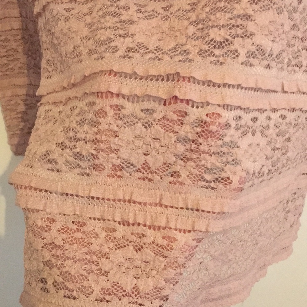 Lace top - Picture 2 of 3